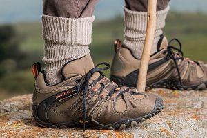 hiking boots for men reviews